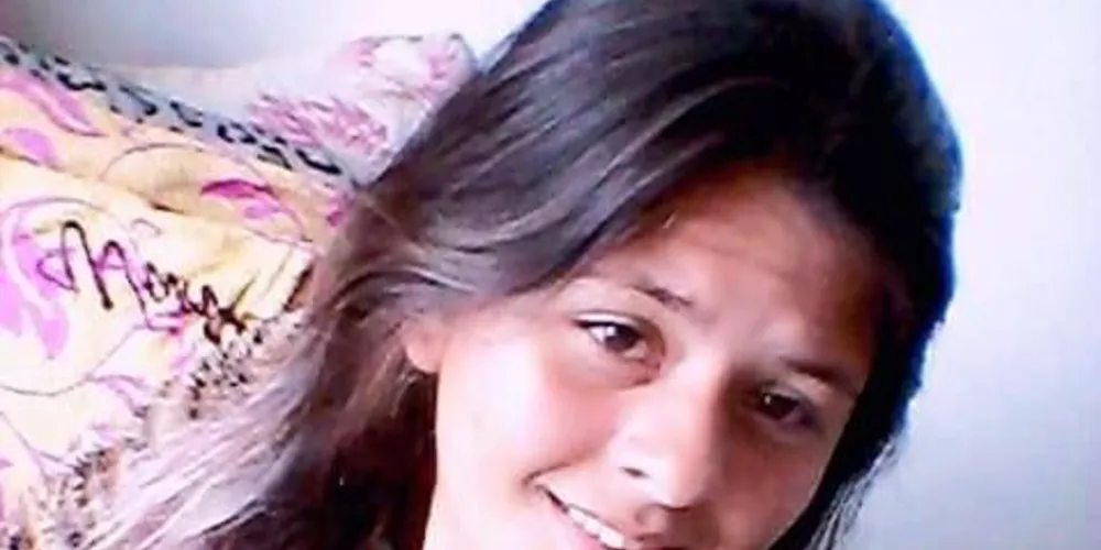  Caroline Farias Inocêncio, de 25 anos, foi espancada e depois afogada pelo marido