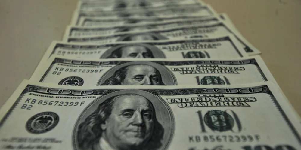 Dólar comercial fechou o primeiro dia do ano a R$ 3,81