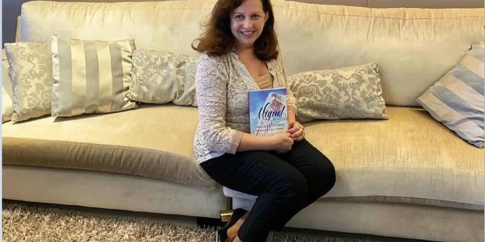A escritora e pesquisadora Lílian Marçal de Oliveira nos presenteia com mais uma obra