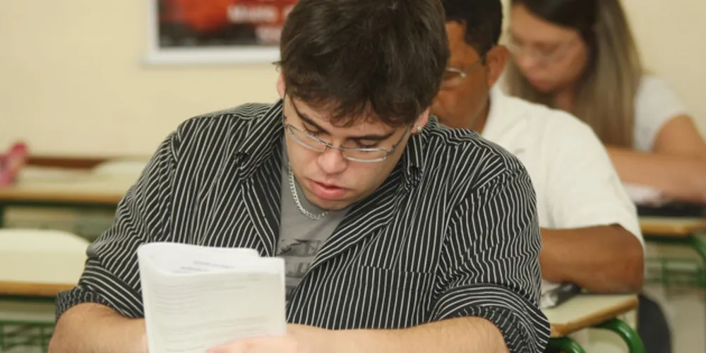 Centros Estaduais de Educação Básica para Jovens e Adultos (Ceebjas) estão matriculando novos estudantes