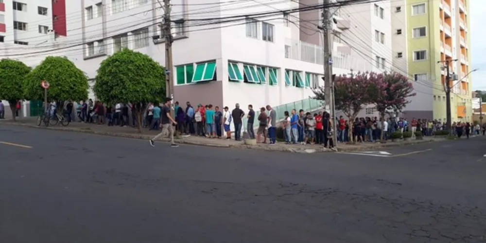 Movimento na Agência do Trabalhador é intenso desde o começo da manhã desta sexta-feira