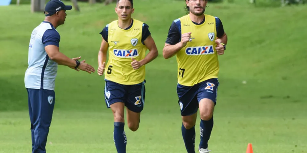 O volante Germano e o lateral Raí Ramos, ex-Operário, integram o plantel do Tubarão na pré-temporada
