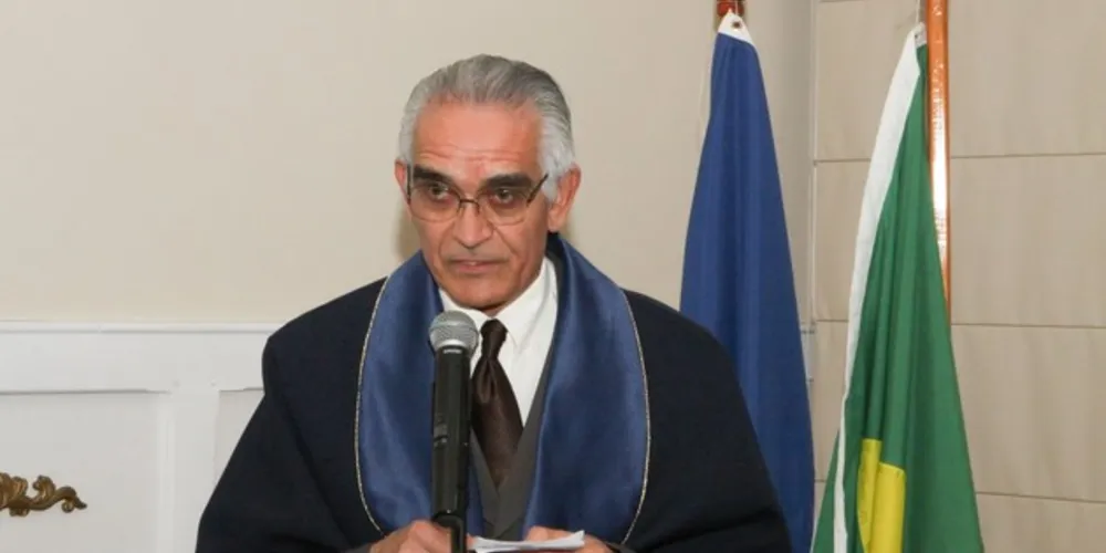 Antônio foi empossado na Academia de Letras dos Campos Gerais (ALCG) em março de 2016