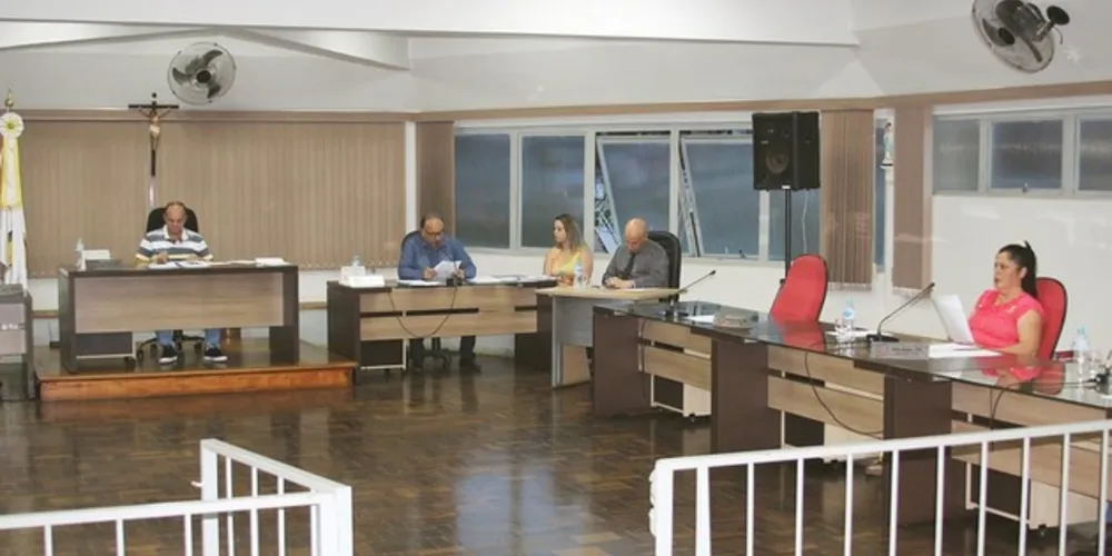 Câmara de Piraí do Sul tem eleições marcadas por confusão entre chapas.