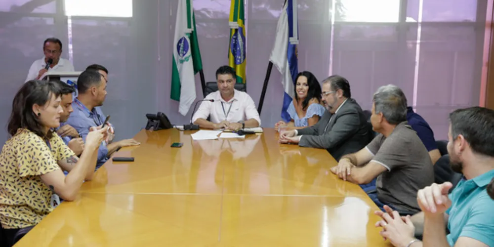 A cerimônia de transição aconteceu nesta terça-feira (8) no gabinete do prefeito Marcelo Rangel