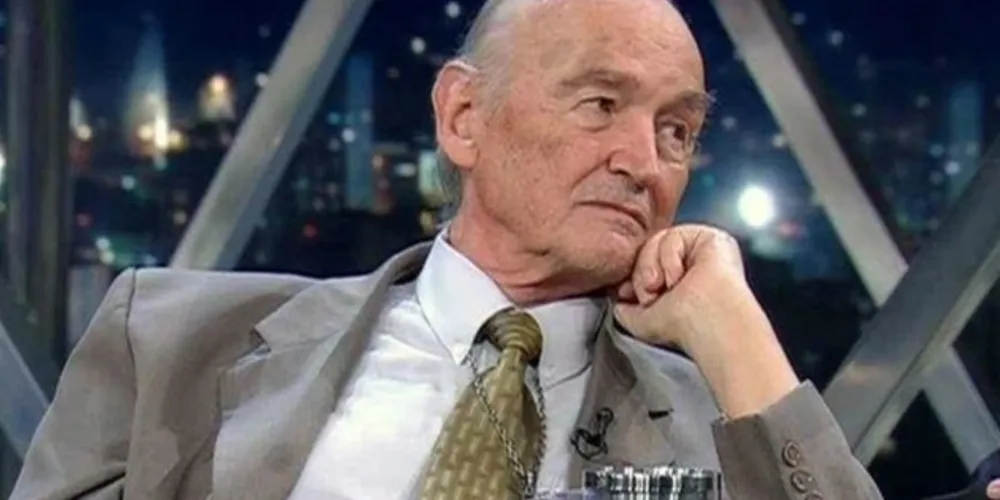 Nos anos 90, Quevedo ficou famoso por confrontar médiuns, ufólogos e pastores