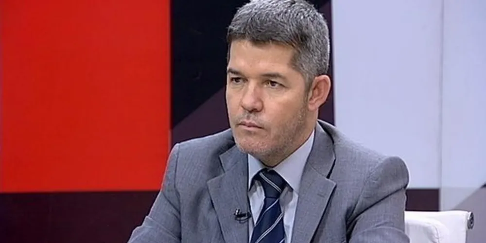 Para Delegado Waldir, se a pessoa tem documento falso, tem como objetivo a prática de um ato contrário à lei
