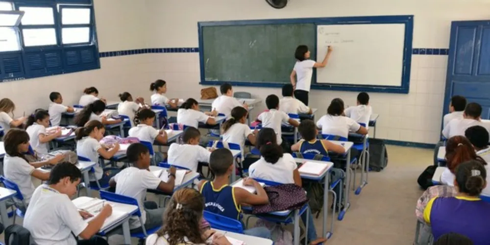 Aumento vale para os professores da educação básica pública 