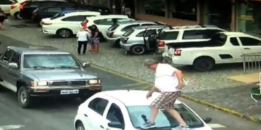 Parlamentar afirmou que a atitude foi um impulso, mas também uma forma de protesto