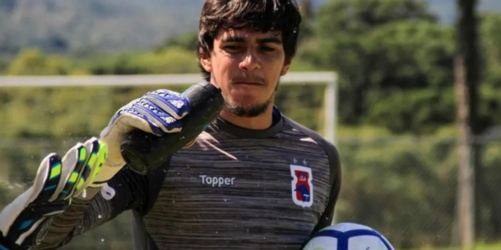 Goleiro defendeu o Paraná por duas temporadas