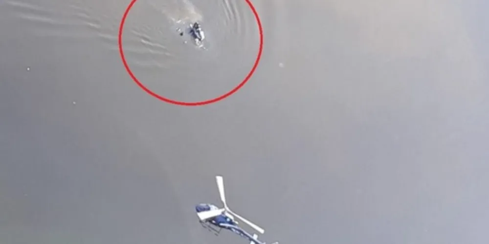Imagem ilustrativa da imagem Helicóptero da PM com quatro pessoas cai no Rio de Janeiro