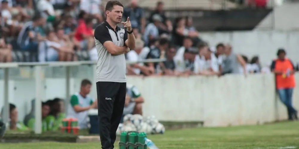 Treinador alvinegro avaliou desempenho do time no jogo-treino contra o Maringá