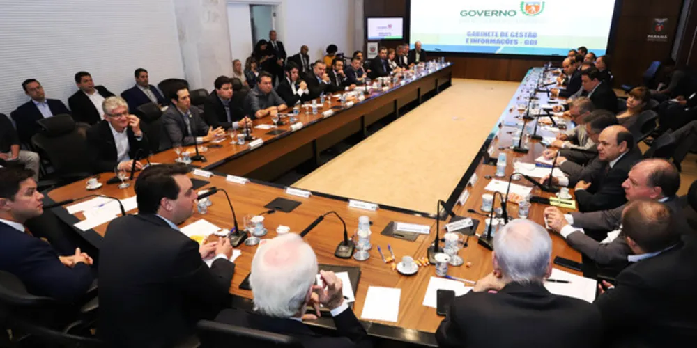 Programa foi apresentado para o primeiro escalão do governo durante reunião em Curitiba.