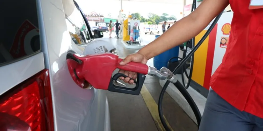 Enquanto a gasolina teve queda de R$ 0,50, o etanol ficou R$ 0,20 mais barato
