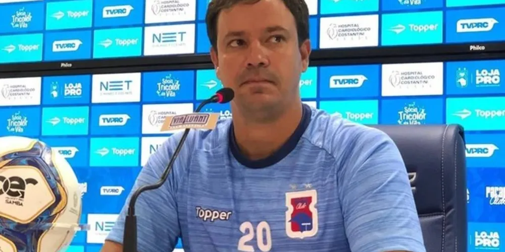 Técnico Dado Cavalcanti continua no cargo e falou sobre o preço de mudanças no plantel, dando oportunidades aos formados na base
