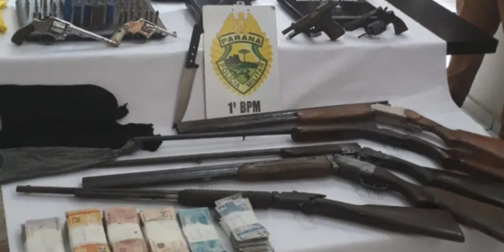 Nove armas foram apreendidas com os assaltantes