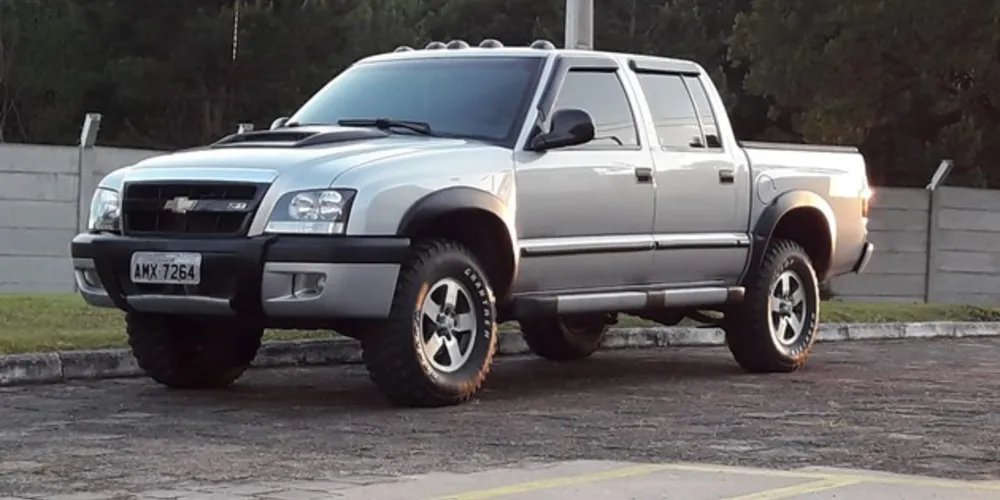 Imagem ilustrativa da imagem Ladrão rende família e rouba veículo em Castro