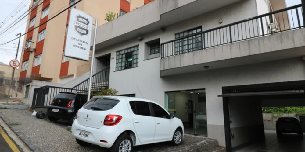 Delegacia da Mulher (foto) e Patrulha Maria da Penha atendem as mulheres em situação de risco na cidade