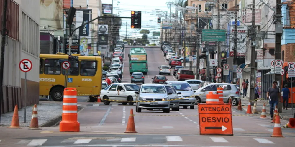 Sentido em trecho da Bonifácio foi alterado para ser utilizado de retorno da Rua do Rosário