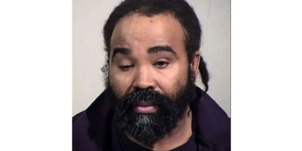Nathan Sutherland, 36, trabalhava na clínica em que paciente engravidou