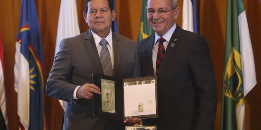 Imagem ilustrativa da imagem Mourão diz que não há planos para privatizar Correios
