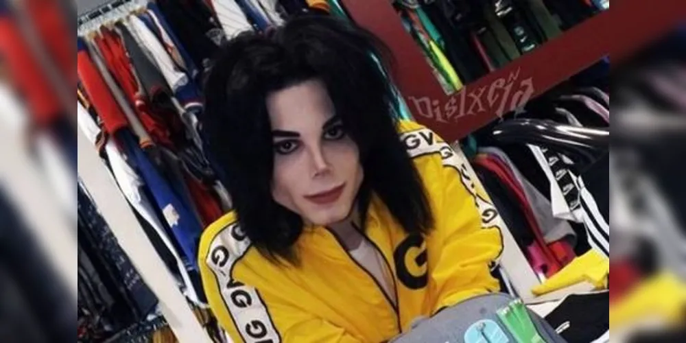 Imagem ilustrativa da imagem Fã gasta em cirurgias para virar 'clone' de Michael Jackson
