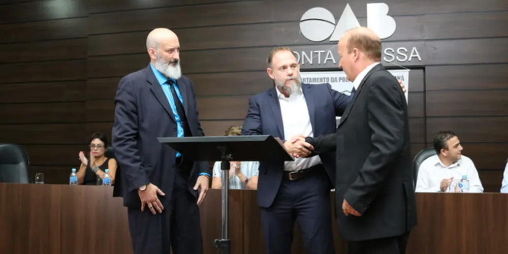 Cerimônia aconteceu nesta sexta-feira (25) na sede local da OAB