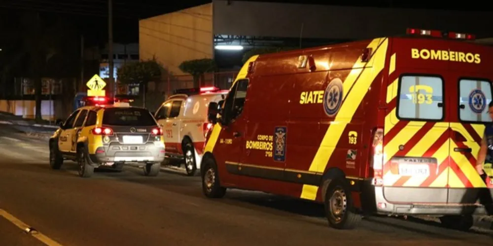 Vítima foi atendida por equipes do Siate e do Samu