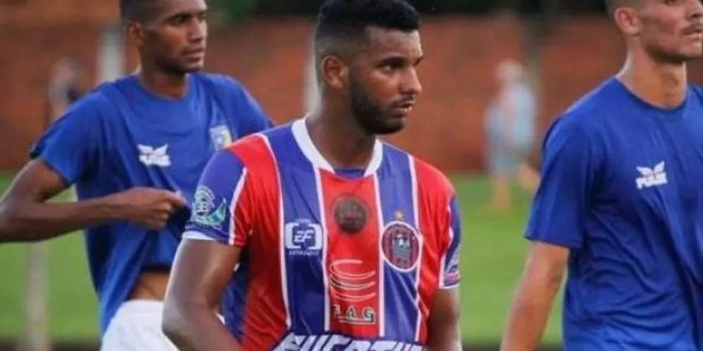 Meia Fernando sofreu lesão em lance com o volante Jardel, do Operário