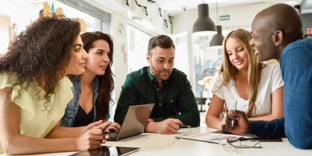Imagem ilustrativa da imagem Cerca de 30 empresas abrem vagas para estágio e trainees