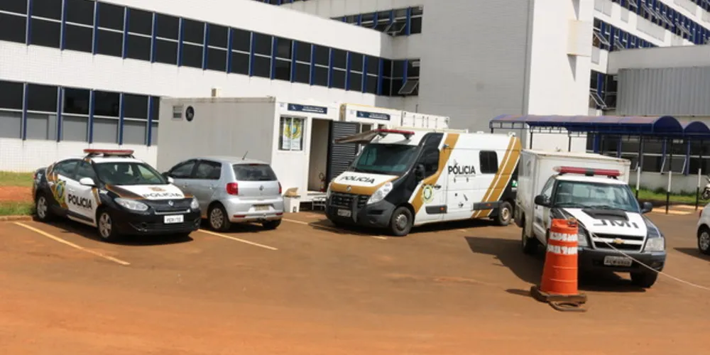 Estrutura atual do IML funciona em contêineres ao lado do Hospital Universitário