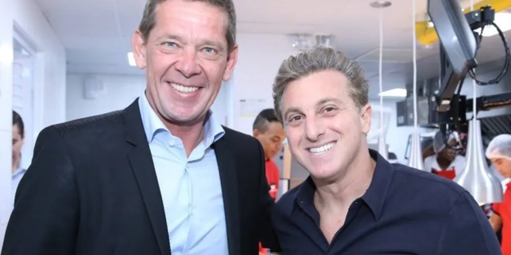 Em 2017, Luciano Huck se tornou sócio do empresário Junior Durski no Grupo Madero