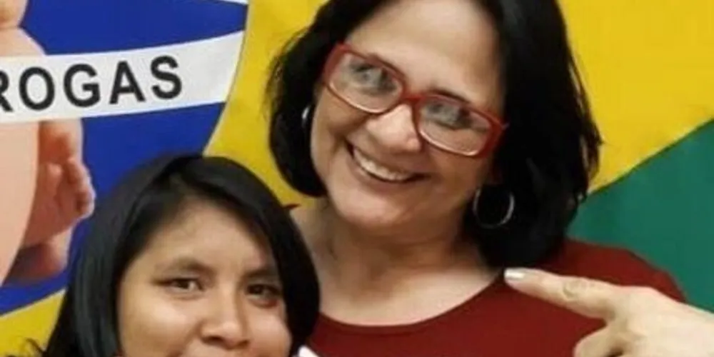 Imagem ilustrativa da imagem Índios dizem que filha adotiva de Damares foi levada irregularmente
