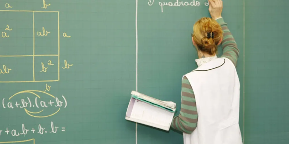 Escolas de Ponta Grossa recebem Selo Escola Legal que indica que são instituições legalizadas