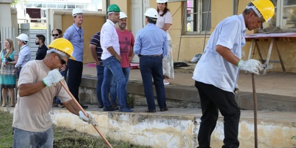 Obras foram visitadas nesta quinta-feira por uma comitiva
