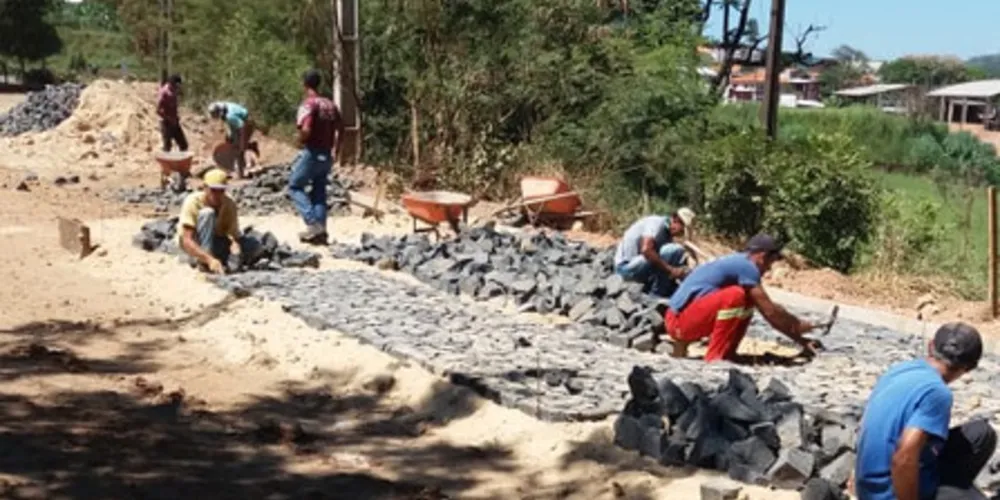Colocação de pedras irregulares