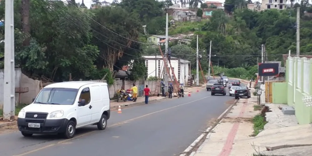 Imagem ilustrativa da imagem Copel e Prefeitura consertam estragos de temporal