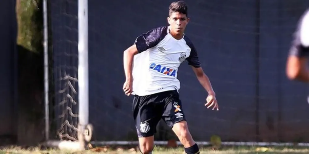 Até janeiro deste ano, Felipe Cardoso jogava pela equipe sub-17 do Peixe 