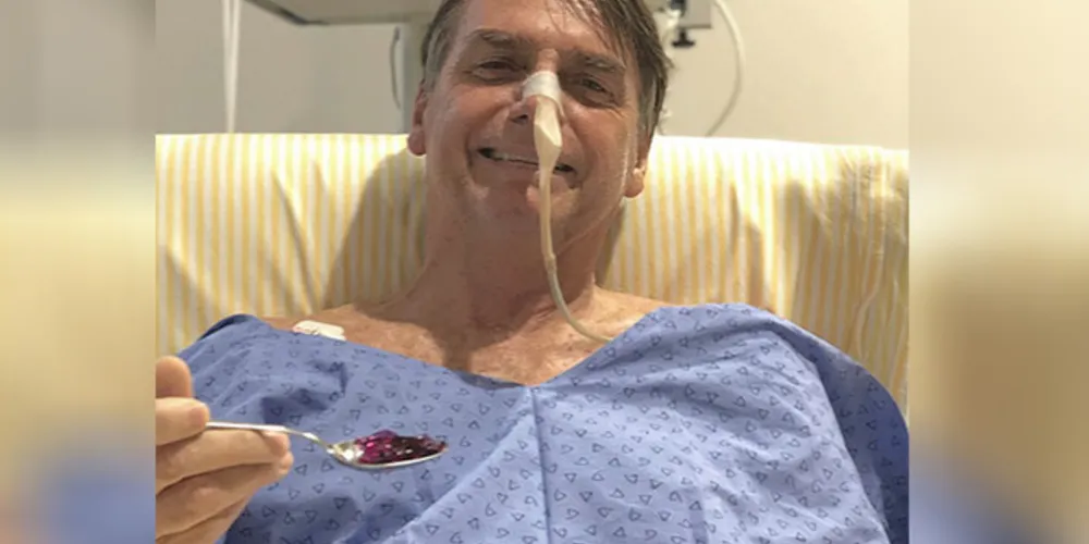 Imagem ilustrativa da imagem Bolsonaro dorme bem e acorda sem febre