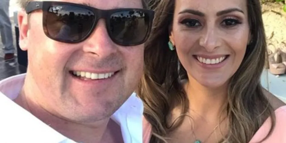 BODAS – A Deputada Estadual Mabel Canto e o advogado Thalmy Pedroso comemoraram na última quinta-feira (7) seu terceiro aniversário de casamento, bodas de trigo ou couro. O trigo significa a prosperidade e a união, como se ao longo dos anos juntos estivessem plantando algo e fosse o momento da colheita, representando o amadurecimento do casamento. Já o couro simboliza a proteção e o contato diário. Da coluna os votos de cumplicidade, amor e felicidades infinitas. 

