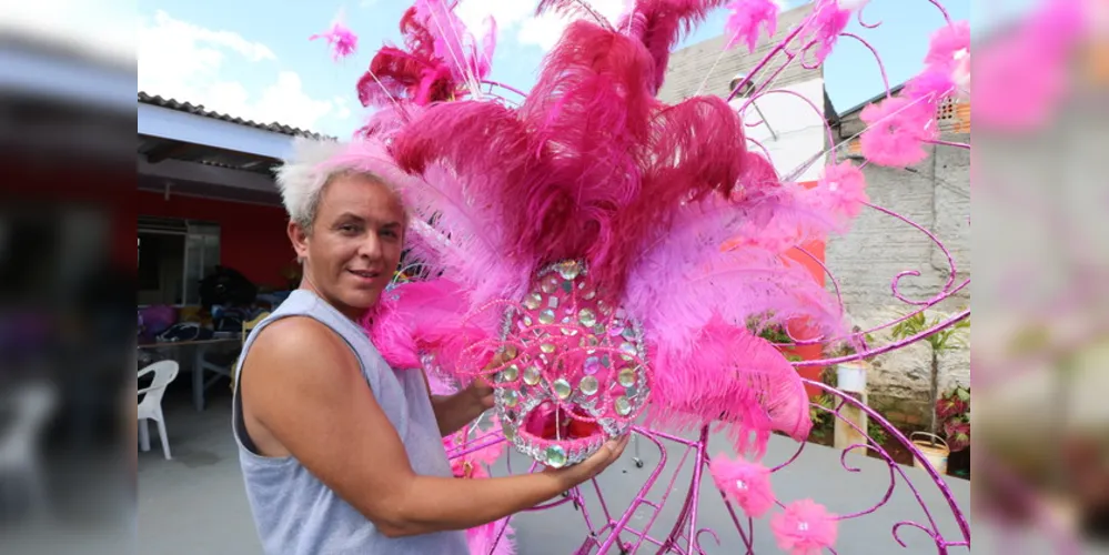 150 pessoas entrarão na avenida para contar o enredo 'Amor, Sublime Amor'