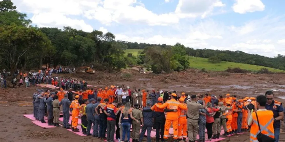 Imagem ilustrativa da imagem Bombeiros confirmam 157 mortos e 165 desaparecidos