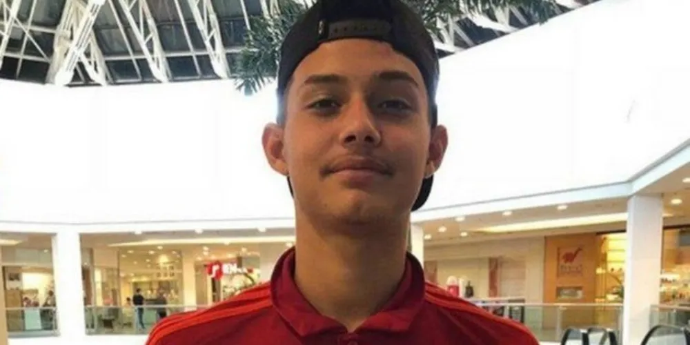 O jovem está internado no Hospital Vitória, na Barra da Tijuca, RJ