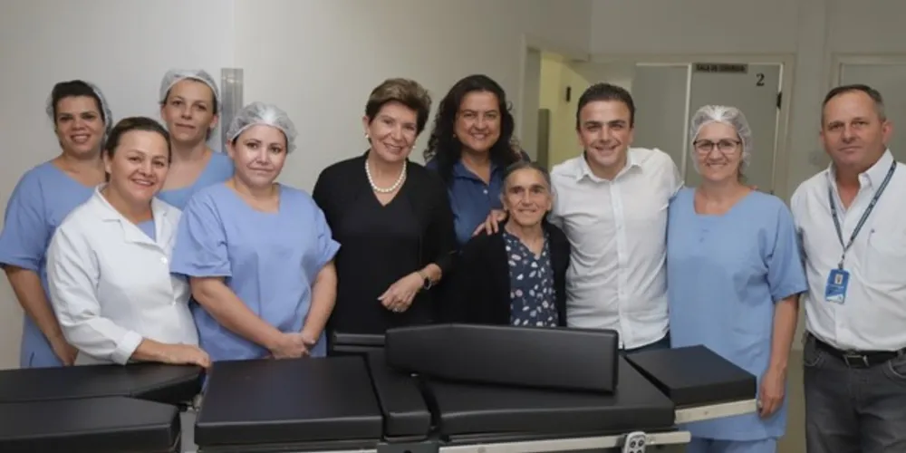 Entrega foi feita com a presença da vice-prefeita Elizabeth Schimidt e da secretária de Saúde do município, Angela Pompeo