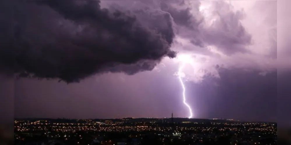Imagem ilustrativa da imagem Alerta indica tempestade no PR nesta terça