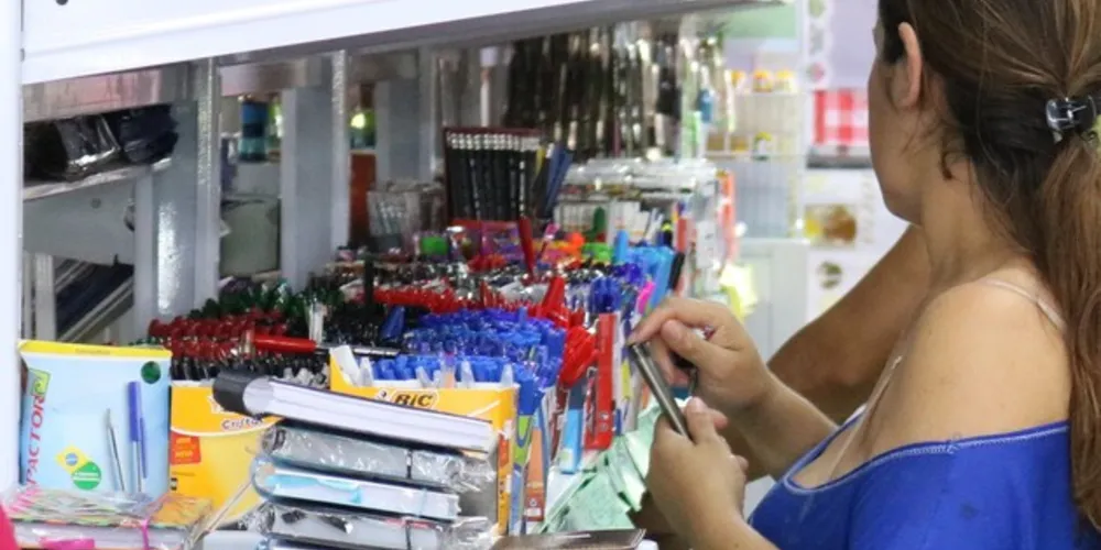 A caneta esferográfica roller foi o item mais apreendido, com 950 unidades.