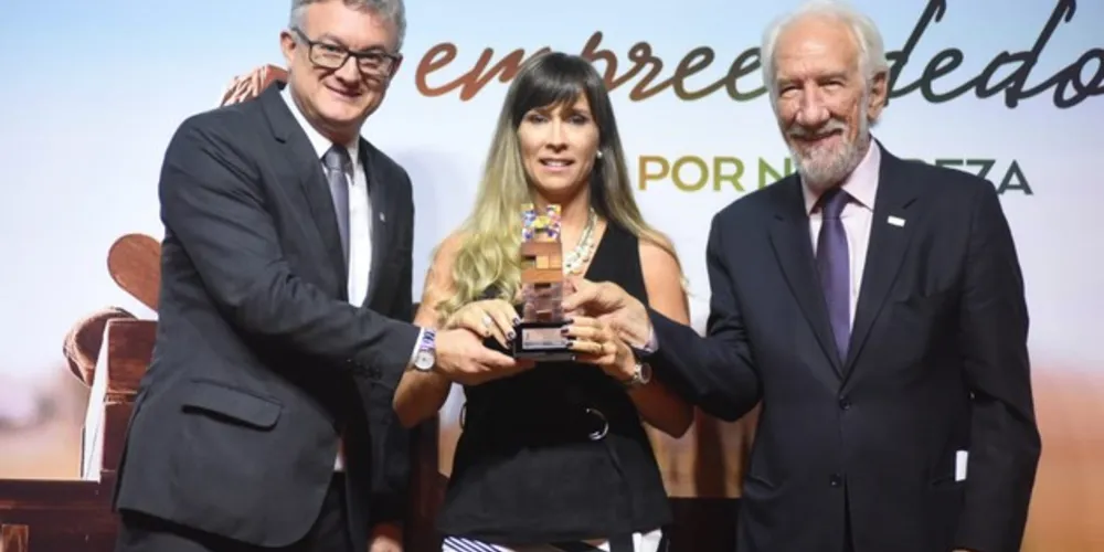 Premio de reconhecimento nacional foi entregue nesta quarta para a coordenadora do projeto, Tonia Mansani