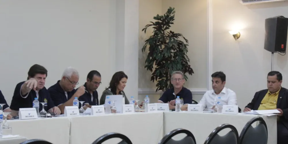 Reunião aconteceu no Hotel Planalto e discutiu a vinda de cursos superiores para corretores de PG