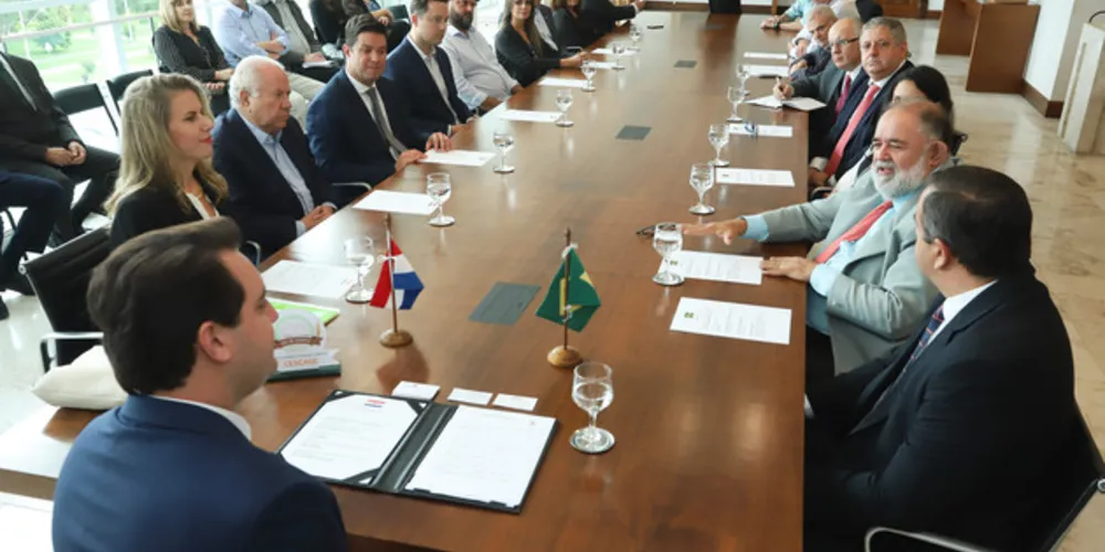Governador Carlos Massa Ratinho Júnior recebe comitiva do Governo do Paraguai  -  Curitiba, 14/02/2019  -  Foto: Rodrigo Félix Leal/ANPr