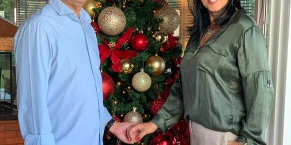 FELICITAÇÕES - Camilo Cavatorta será muito cumprimentado pela passagem de seu aniversário neste sábado (16). No registro especial, Camilo e a namorada Leontina Stadler. Da coluna RC os votos de alegrias.